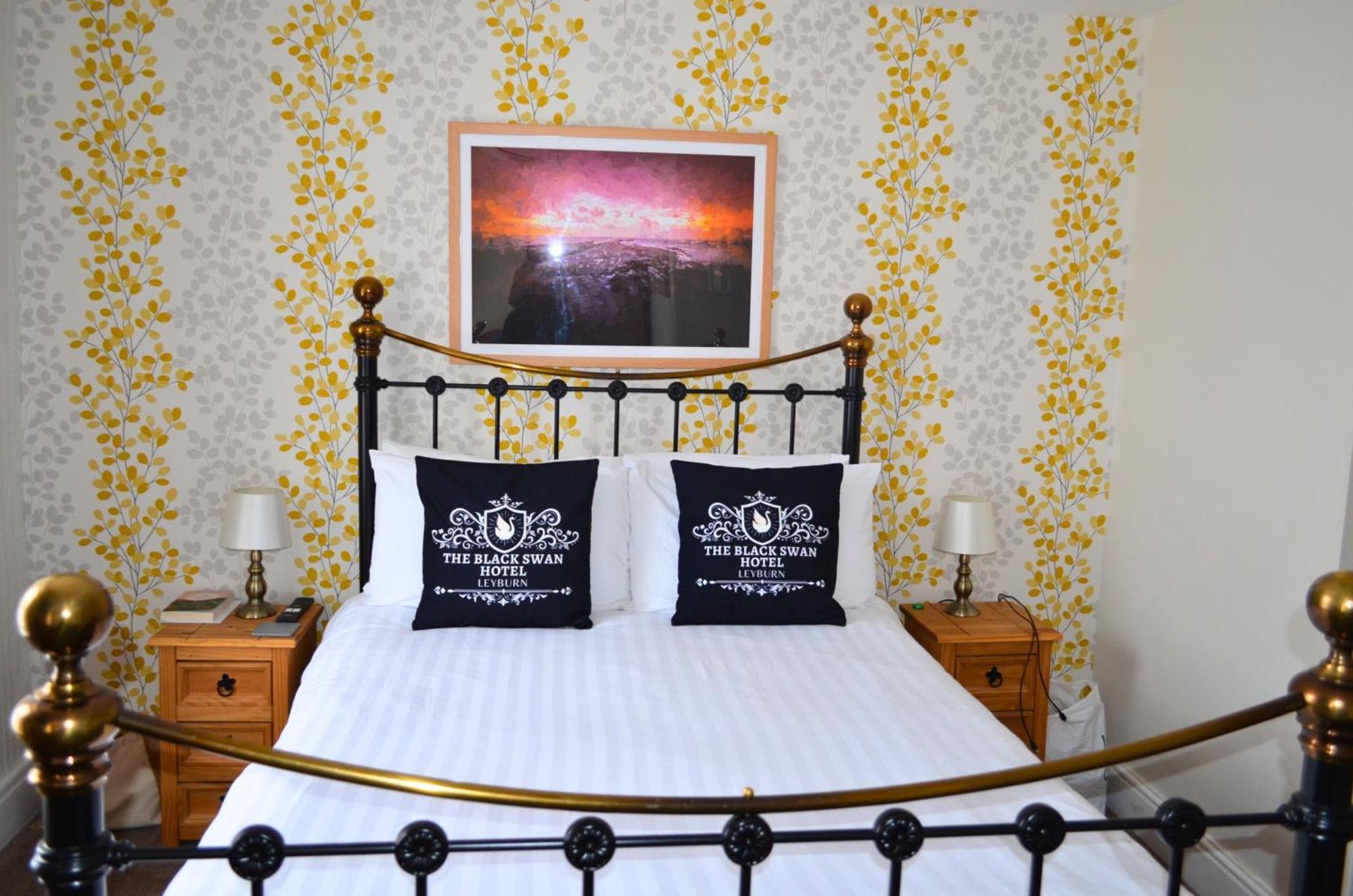 The Black Swan Hotel Leyburn Esterno foto