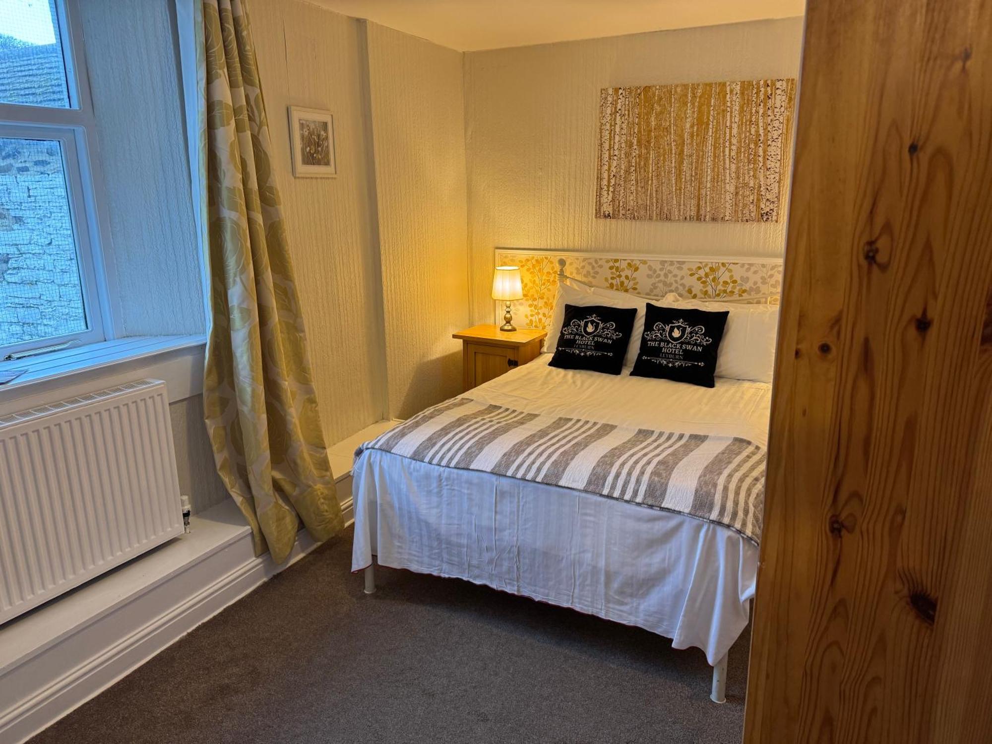 The Black Swan Hotel Leyburn Esterno foto