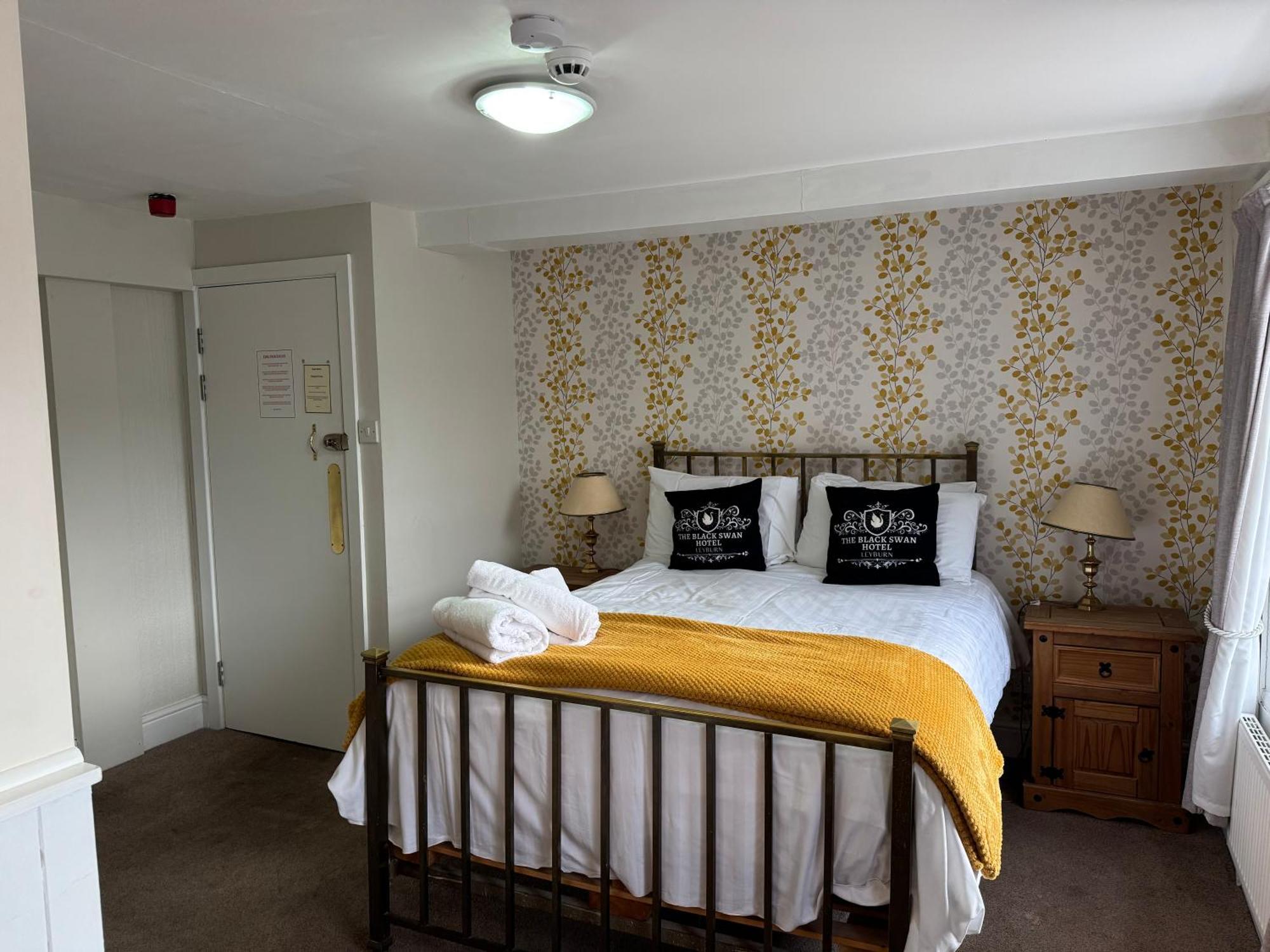 The Black Swan Hotel Leyburn Esterno foto