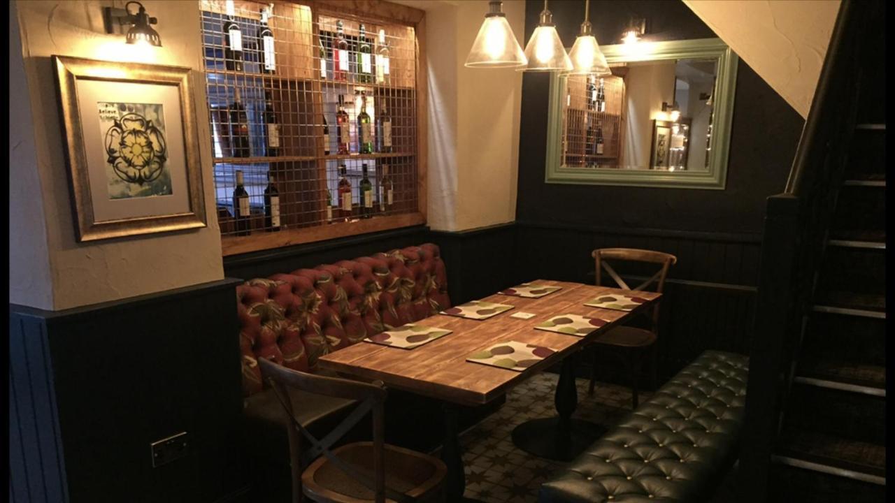 The Black Swan Hotel Leyburn Esterno foto
